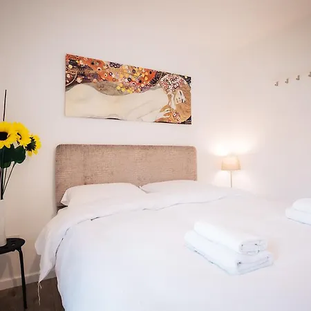 Luxury Mount Street Apartment Dublin