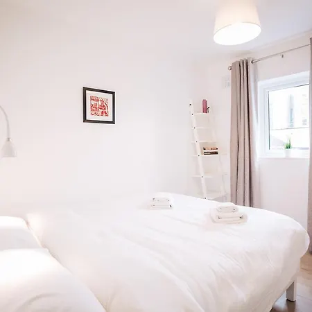 Luxury Mount Street Apartment